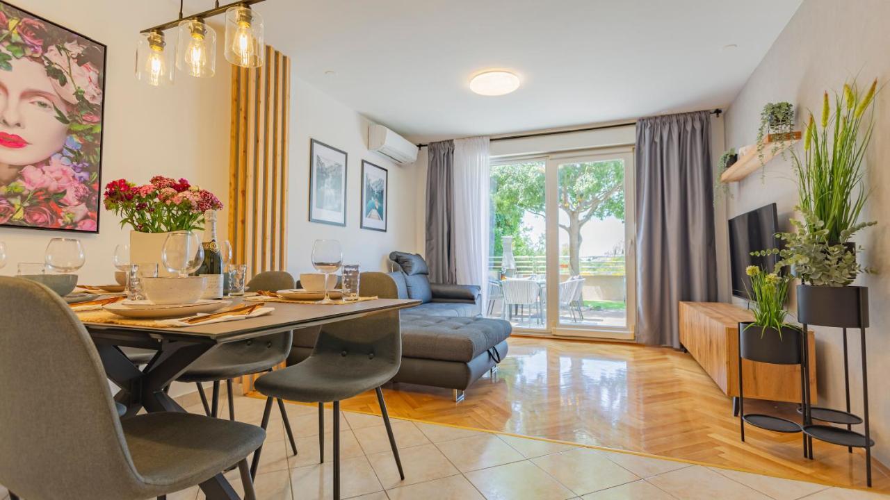 New Delux Green Garden Apartment With Hotube **** Σπλιτ Εξωτερικό φωτογραφία